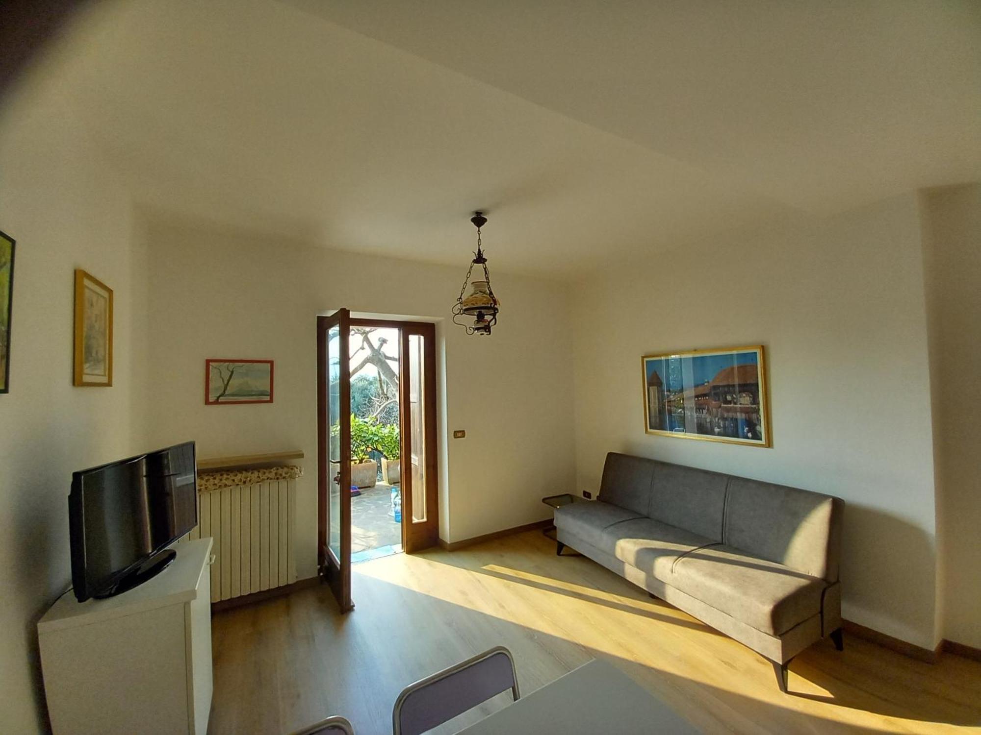 Appartamento Casa Antony Torri Del Benaco Esterno foto